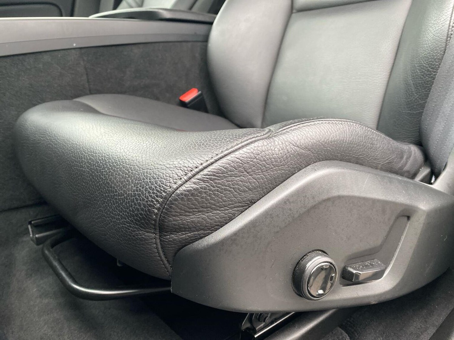 Used Volvo XC60 2018 for sale - 76799431: Photo 41