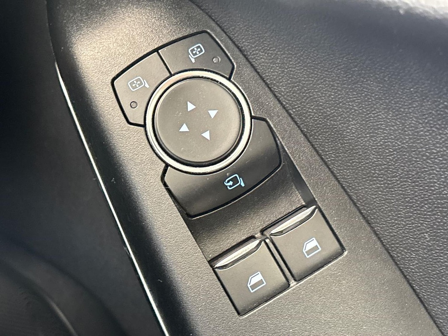 Used Ford Fiesta 2017 for sale - 76763447: Photo 21