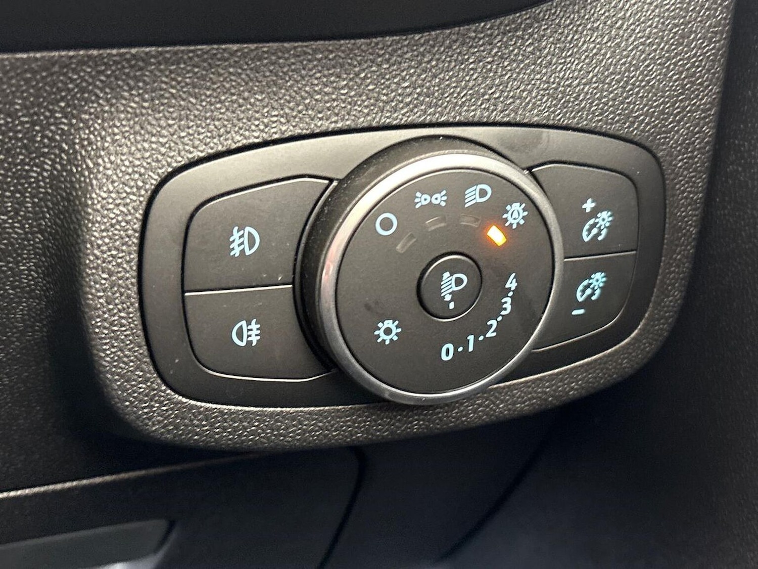 Used Ford Fiesta 2017 for sale - 76763447: Photo 22