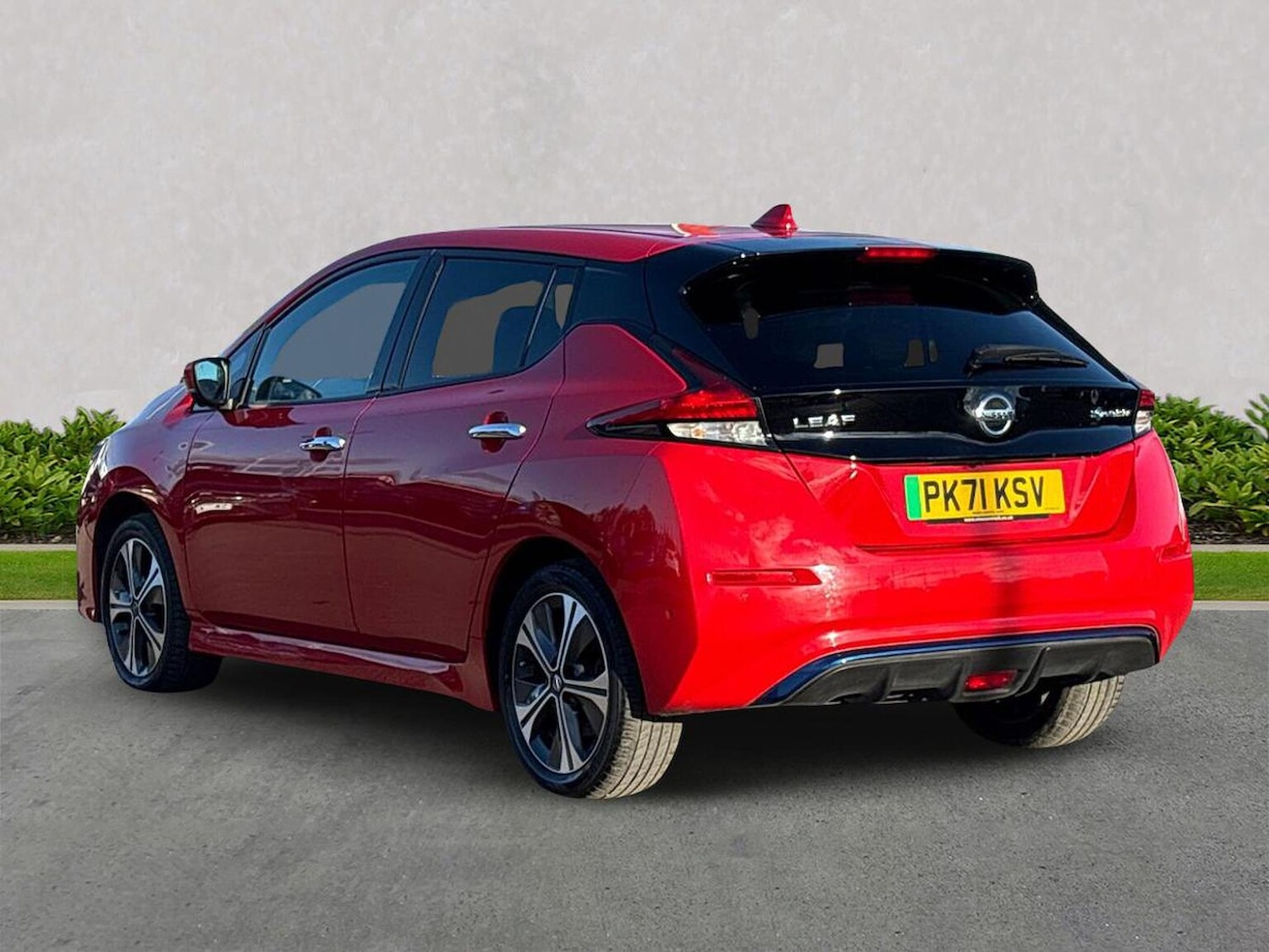 Used Nissan Leaf 2021 for sale - 76281227: Photo 2