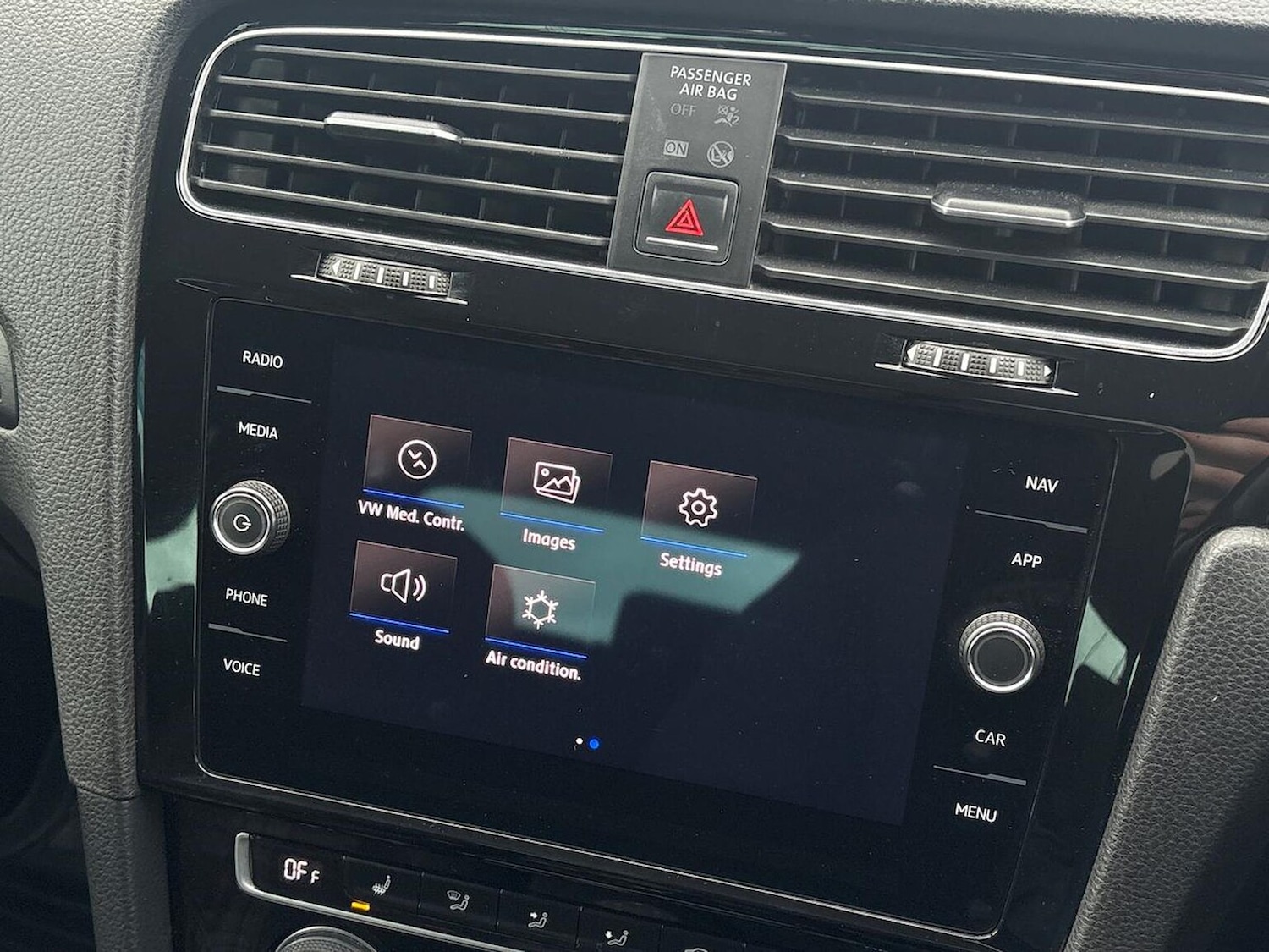 Used Volkswagen Golf 2017 for sale - 76763451: Photo 40