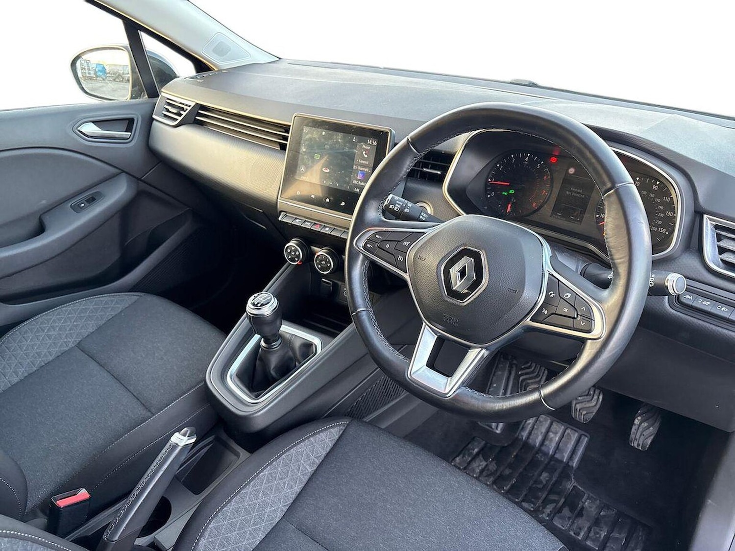 Used Renault Clio 2020 for sale - 76931627: Photo 15