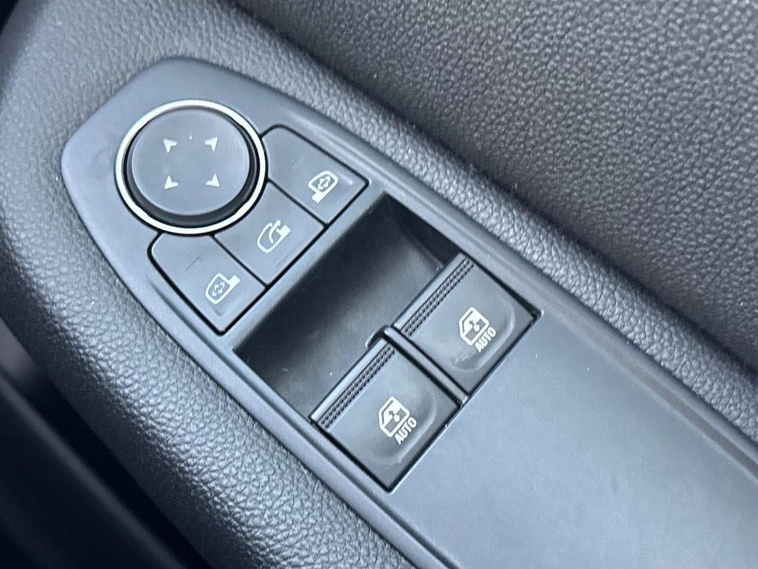 Used Renault Clio 2020 for sale - 76931627: Photo 21