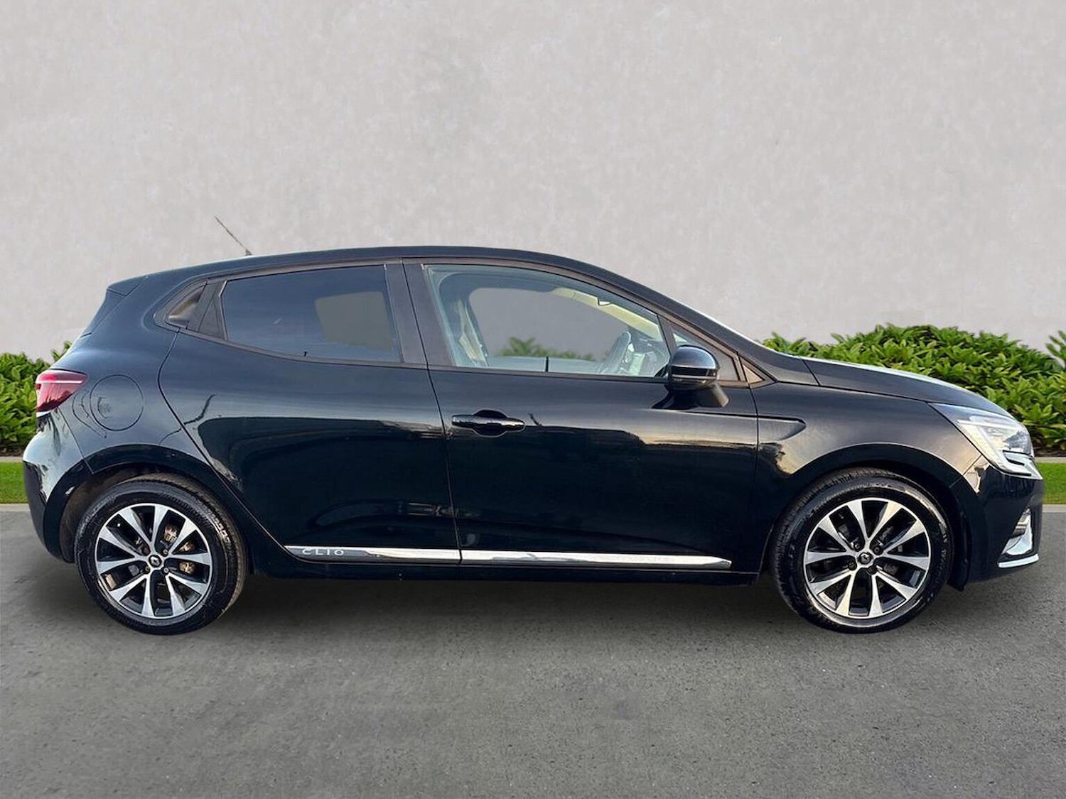 Used Renault Clio 2020 for sale - 76931627: Photo 3