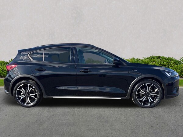 Used Ford Focus 2023 for sale - 76127135: Photo 3