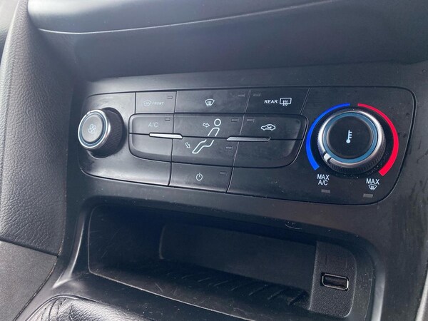 Used Ford Focus 2017 for sale - 76331089: Photo 11
