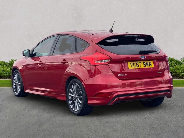 Used Ford Focus 2017 for sale - 76331089: Photo 2