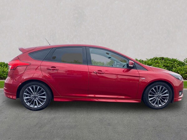 Used Ford Focus 2017 for sale - 76331089: Photo 3