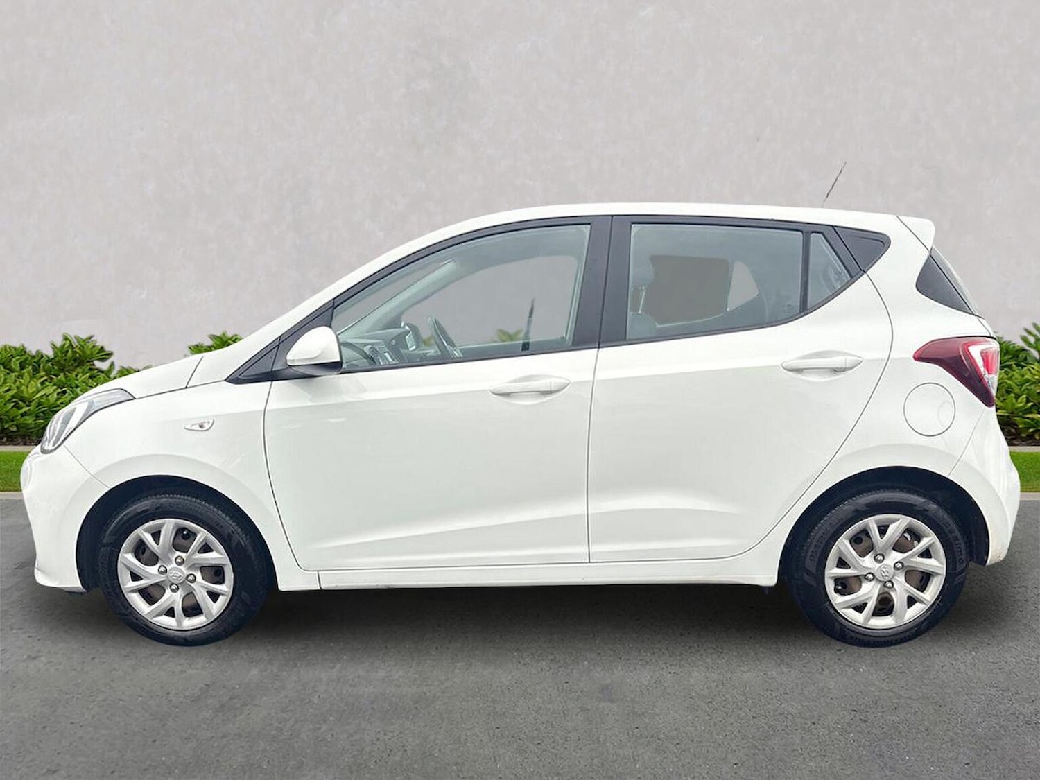 Used Hyundai i10 2018 for sale - 76770105: Photo 18