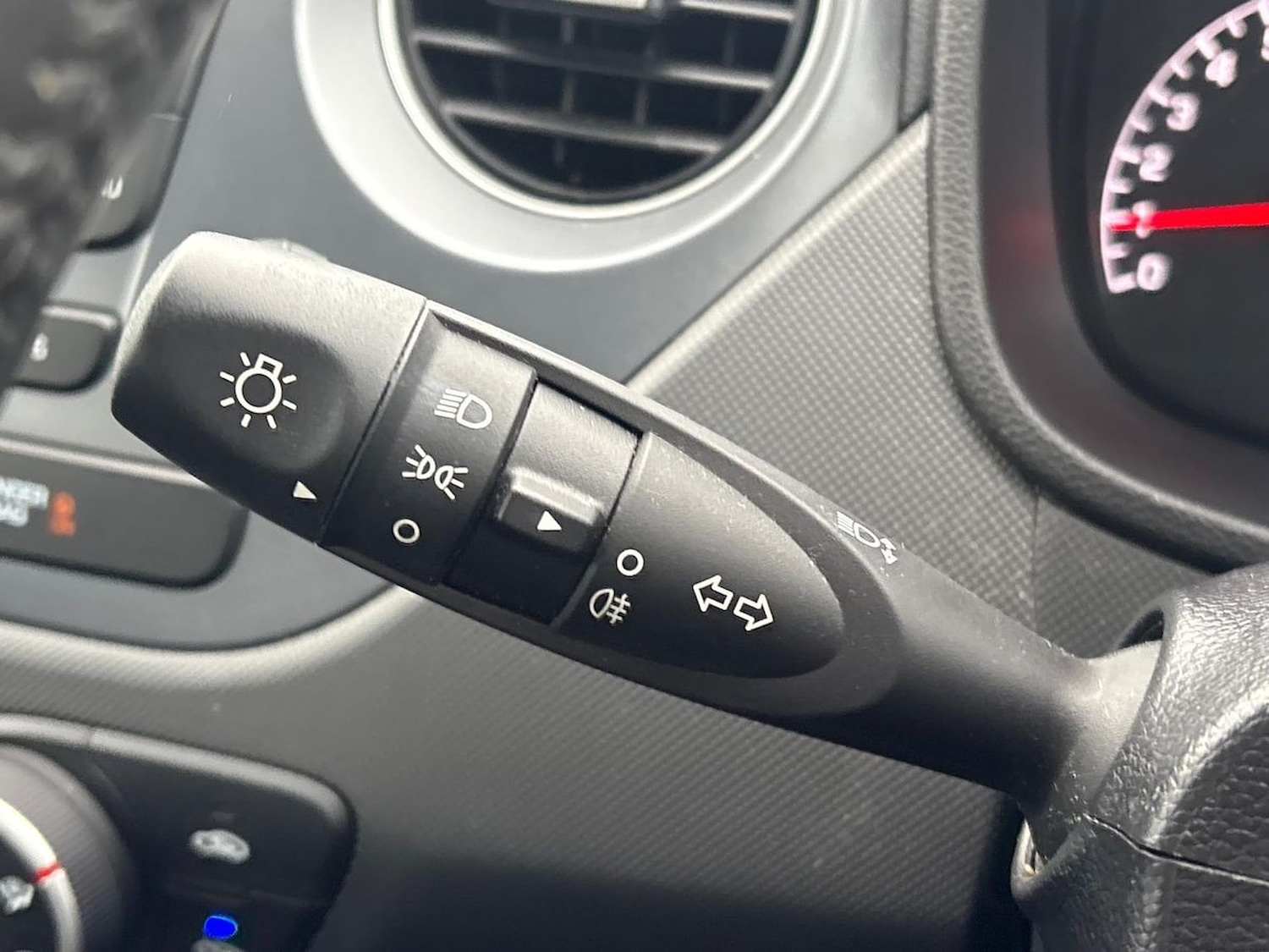 Used Hyundai i10 2018 for sale - 76770105: Photo 27