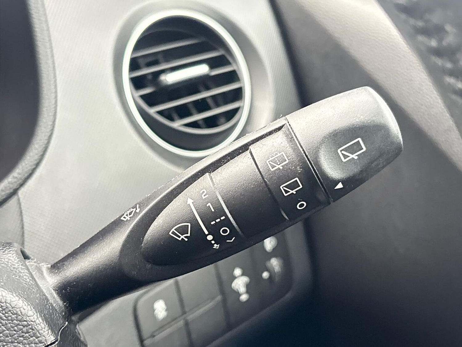 Used Hyundai i10 2018 for sale - 76770105: Photo 28