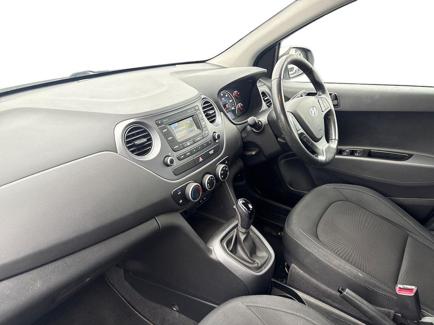 Used Hyundai i10 2018 for sale - 76770105: Photo 7