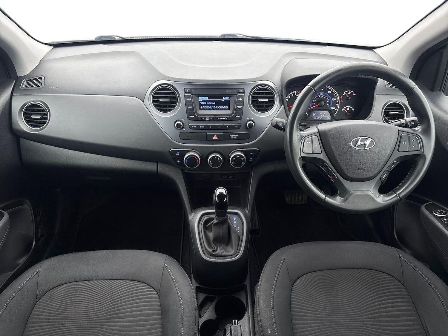 Used Hyundai i10 2018 for sale - 76770105: Photo 8