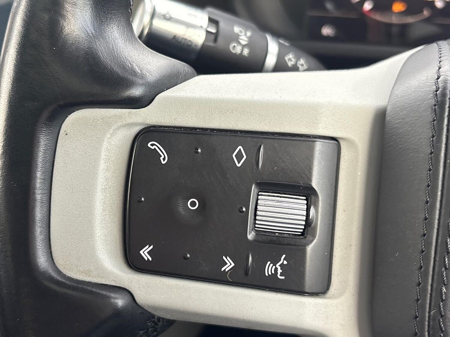 Used Land Rover Defender 2020 for sale - 76379273: Photo 26