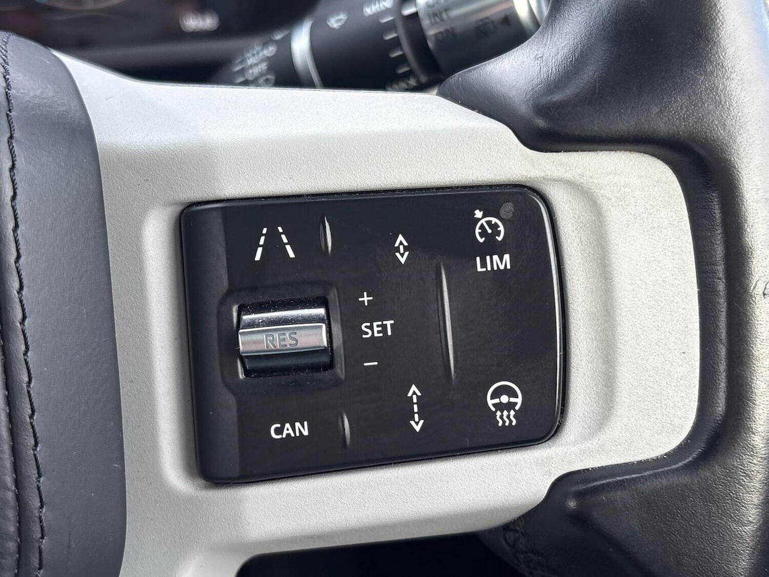 Used Land Rover Defender 2020 for sale - 76379273: Photo 27