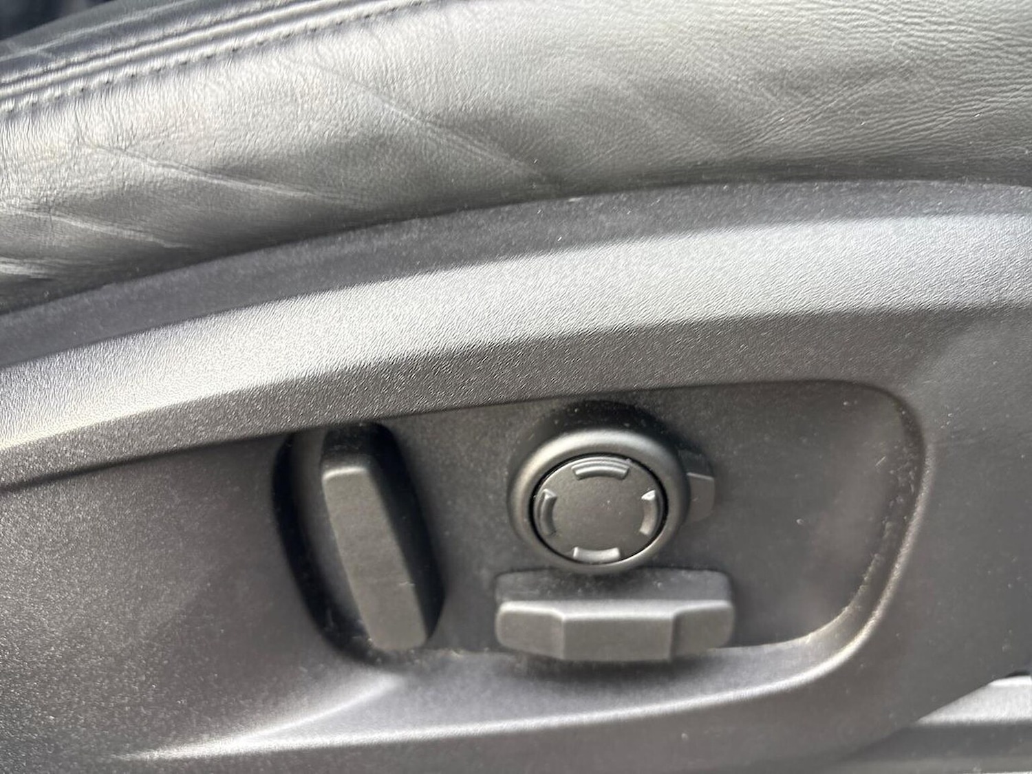 Used Land Rover Defender 2020 for sale - 76379273: Photo 30