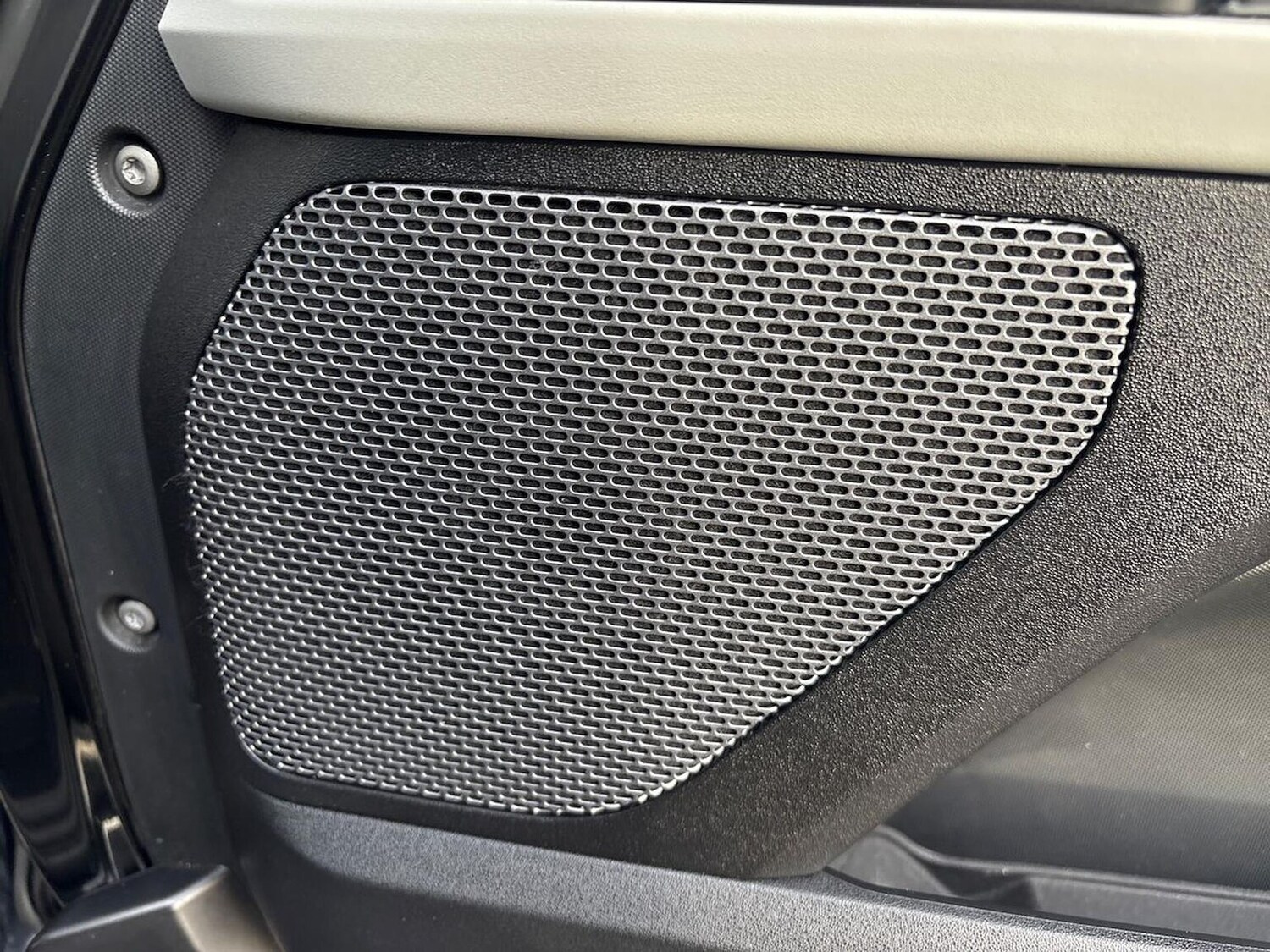 Used Land Rover Defender 2020 for sale - 76379273: Photo 31