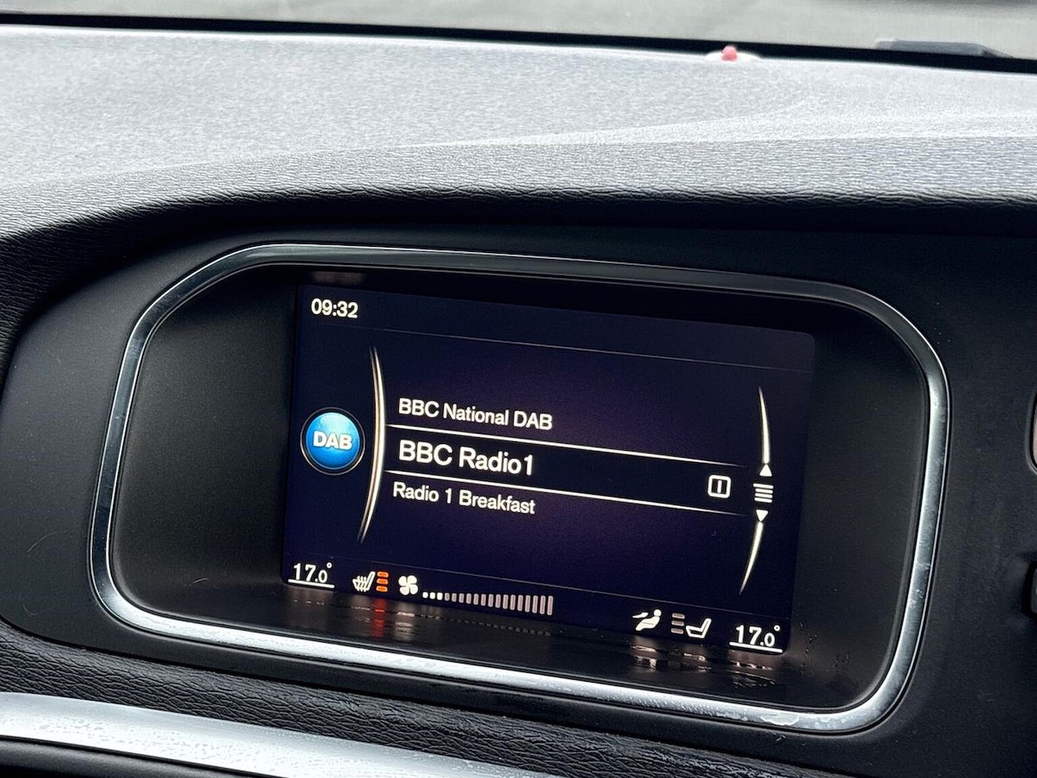 Used Volvo V40 2019 for sale - 77023404: Photo 25