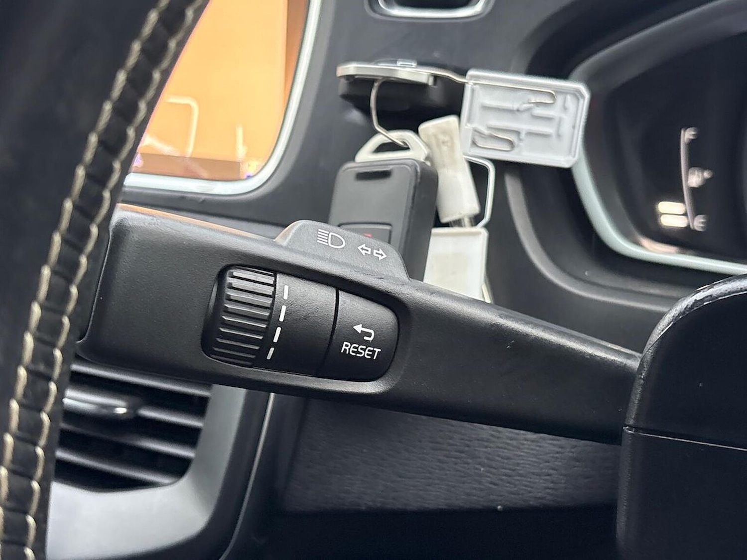 Used Volvo V40 2019 for sale - 77023404: Photo 28