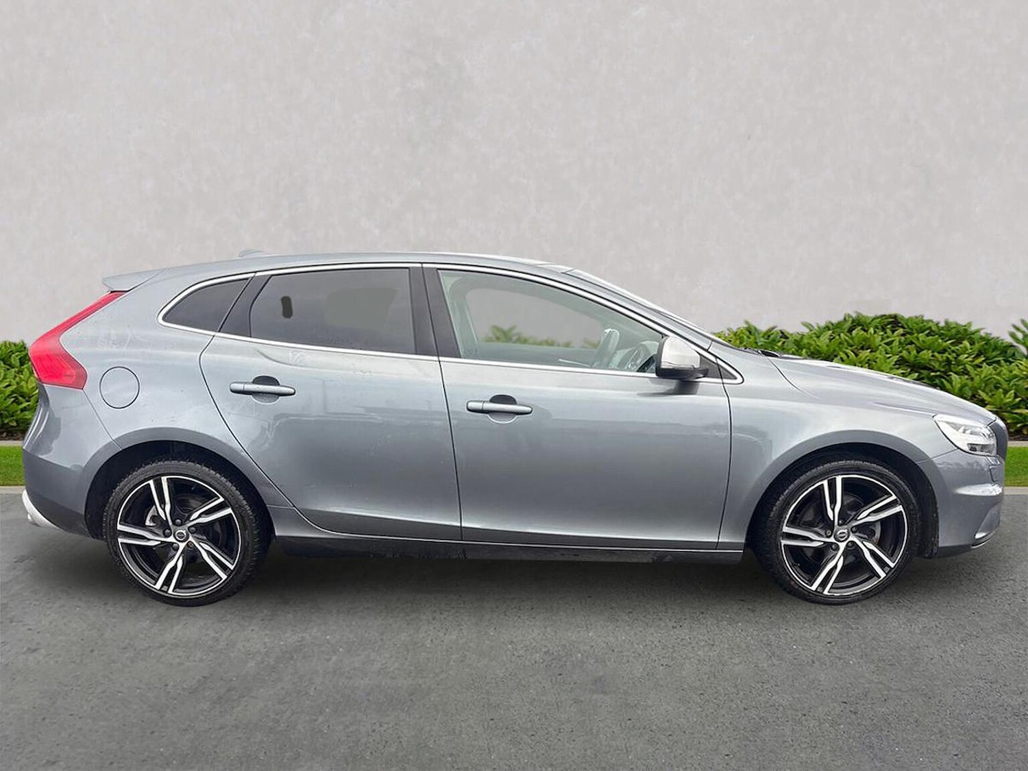 Used Volvo V40 2019 for sale - 77023404: Photo 4