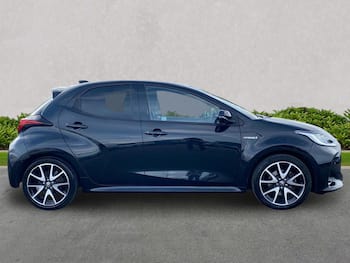 Used Toyota Yaris 2021 for sale - 79725043: Photo