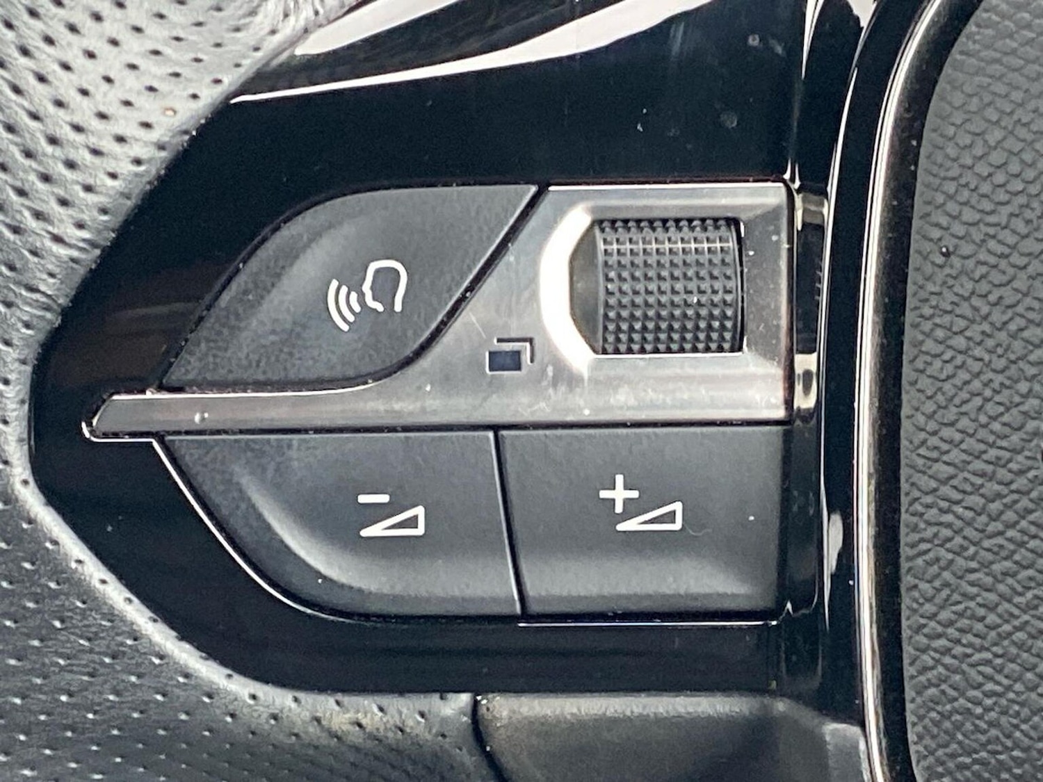 Used Peugeot 2008 2023 for sale - 77603686: Photo 26