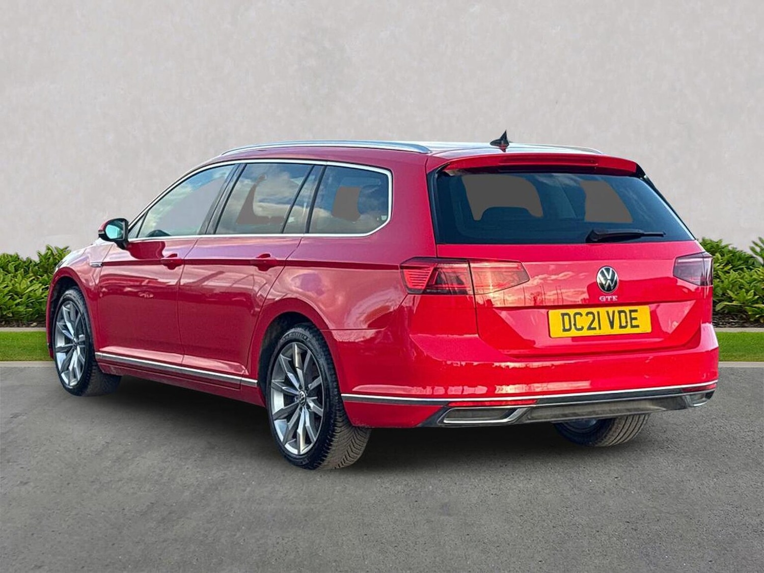 Used Volkswagen Passat 2021 for sale - 76310109: Photo 2