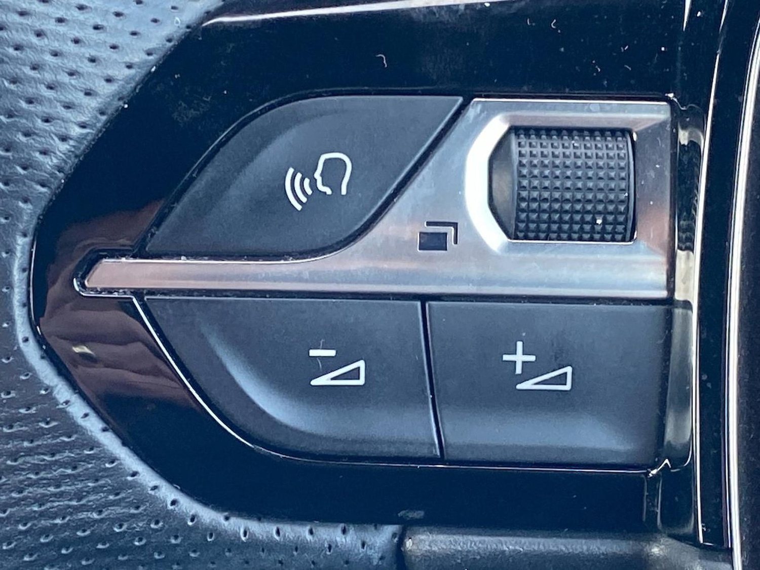 Used Peugeot 2008 2021 for sale - 78194915: Photo 28