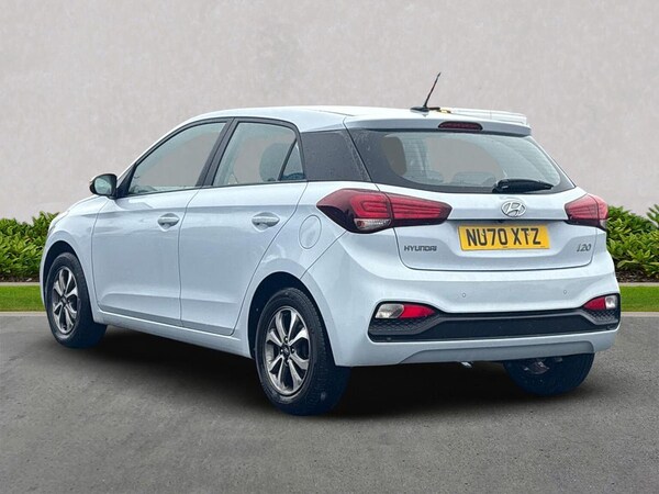 Used Hyundai i20 2020 for sale - 76127133: Photo 2
