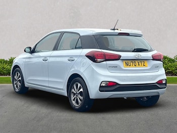 Used Hyundai i20 2020 for sale - 76127133: Photo 2