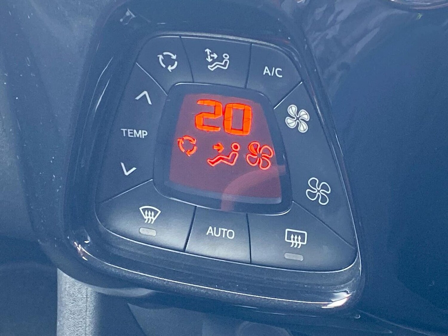 Used Toyota AYGO 2017 for sale - 78194865: Photo 14