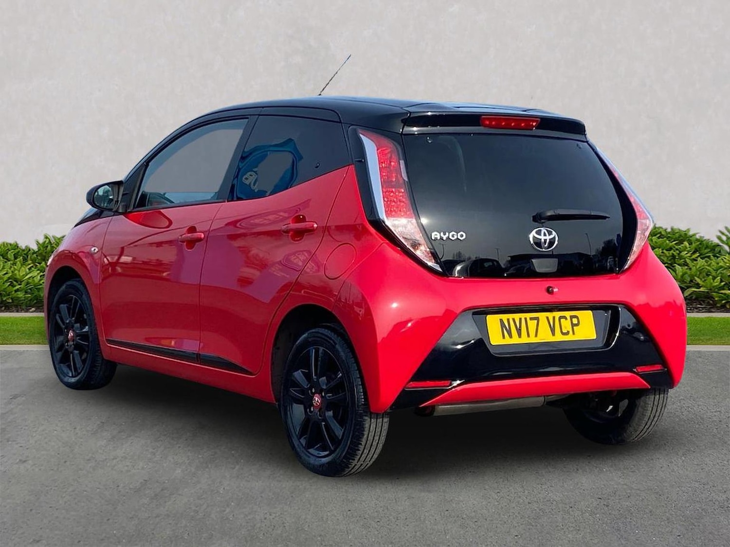 Used Toyota AYGO 2017 for sale - 78194865: Photo 2