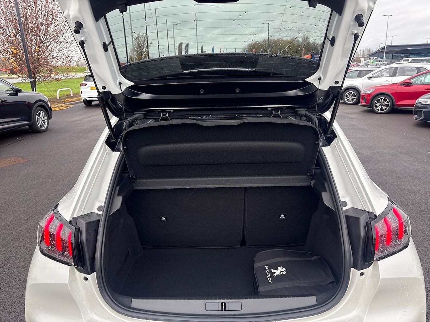 Used Peugeot 208 2022 for sale - 76763450: Photo 16