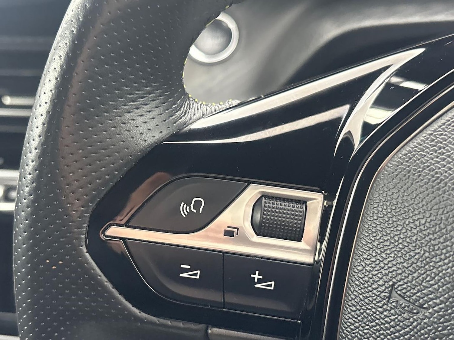 Used Peugeot 208 2022 for sale - 76763450: Photo 25