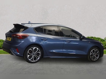 Used Ford Focus 2023 for sale - 76324670: Photo 3