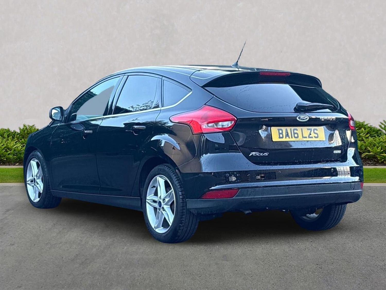 Used Ford Focus 2016 for sale - 76407363: Photo 2