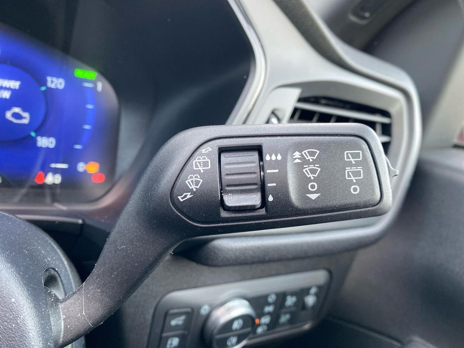 Used Ford Kuga 2023 for sale - 76299455: Photo 29