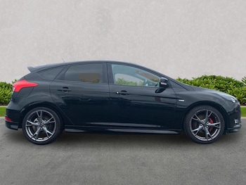 Used Ford Focus 2018 for sale - 76320734: Photo 3