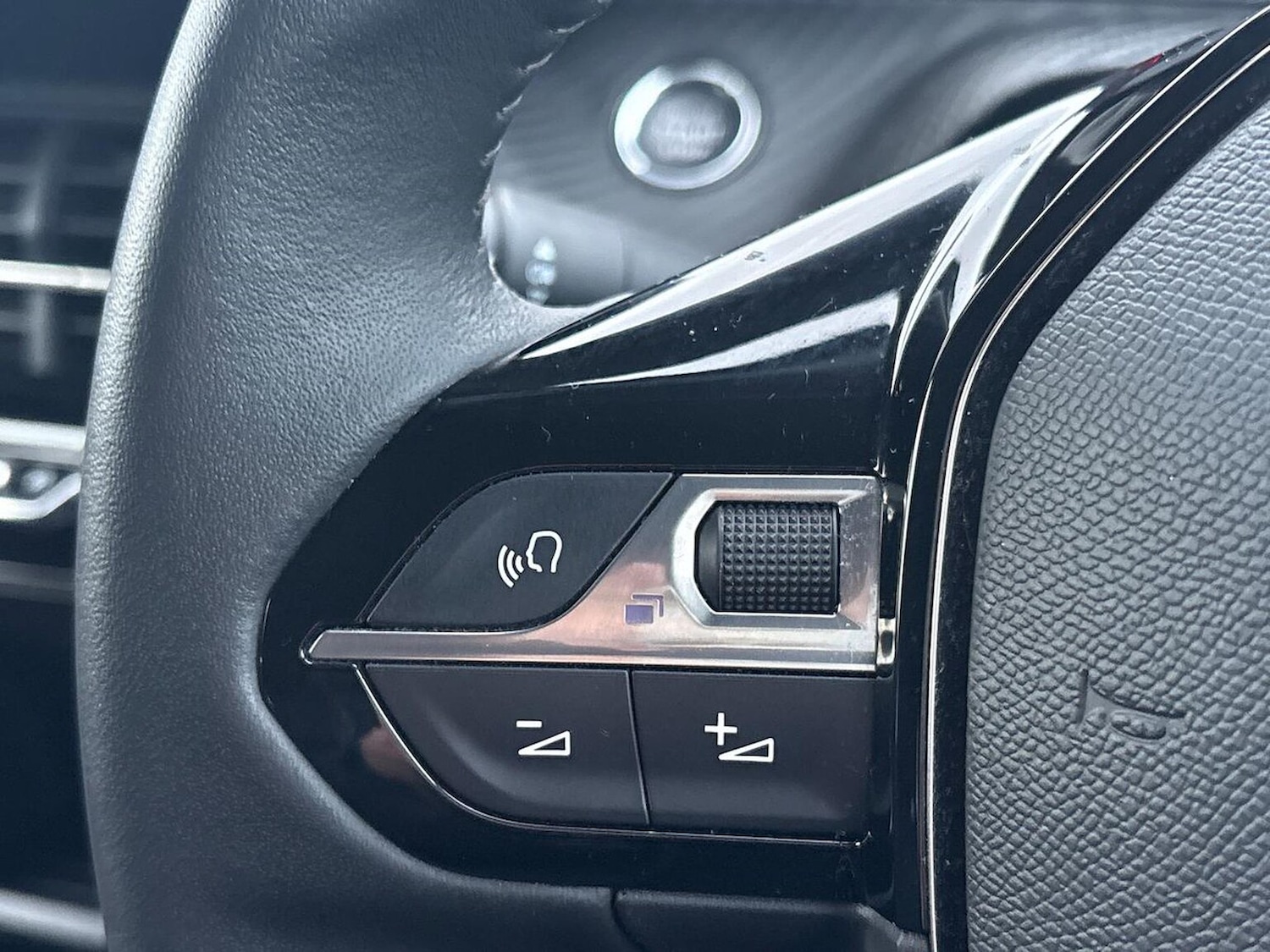 Used Peugeot 2008 2022 for sale - 77056977: Photo 27