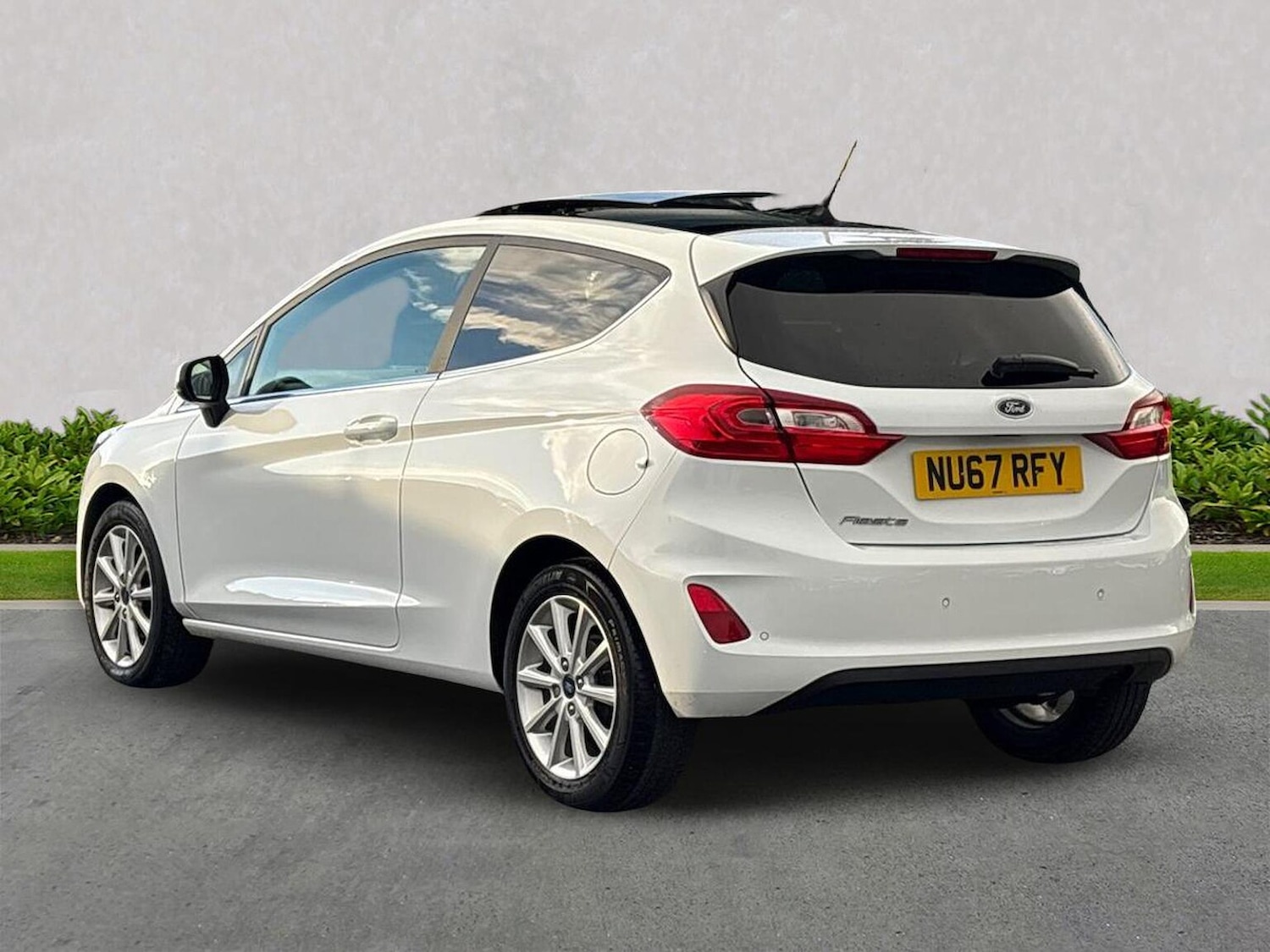 Used Ford Fiesta 2017 for sale - 76643590: Photo 2