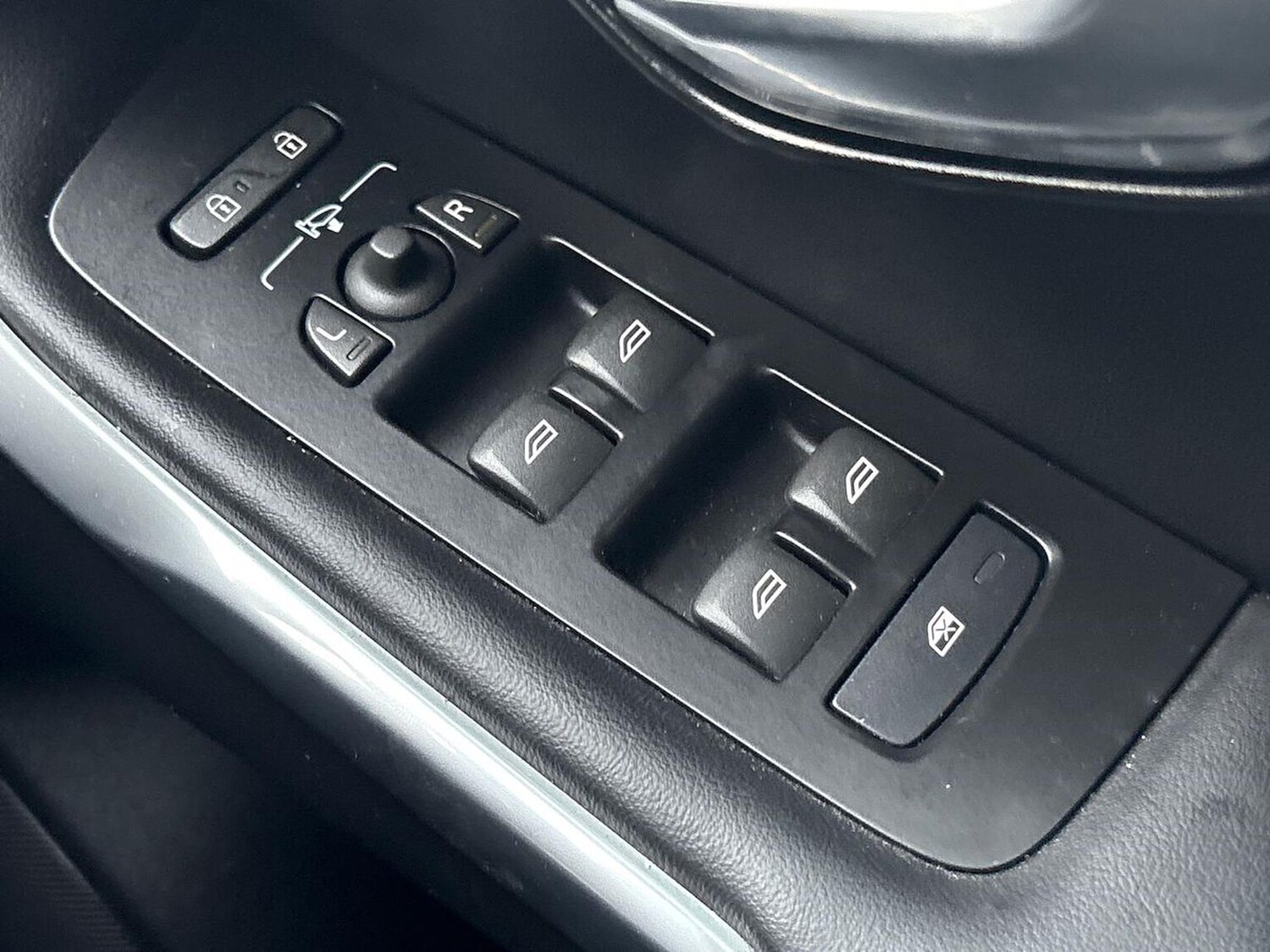 Used Volvo V40 2019 for sale - 77488977: Photo 21