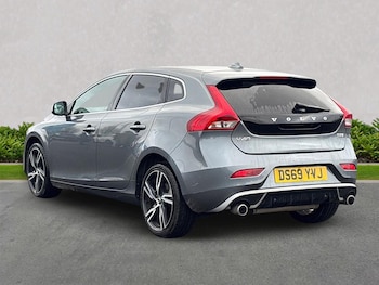Used Volvo V40 2019 for sale - 77488977: Photo