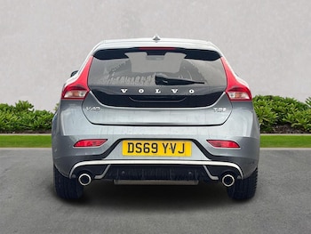 Used Volvo V40 2019 for sale - 77488977: Photo