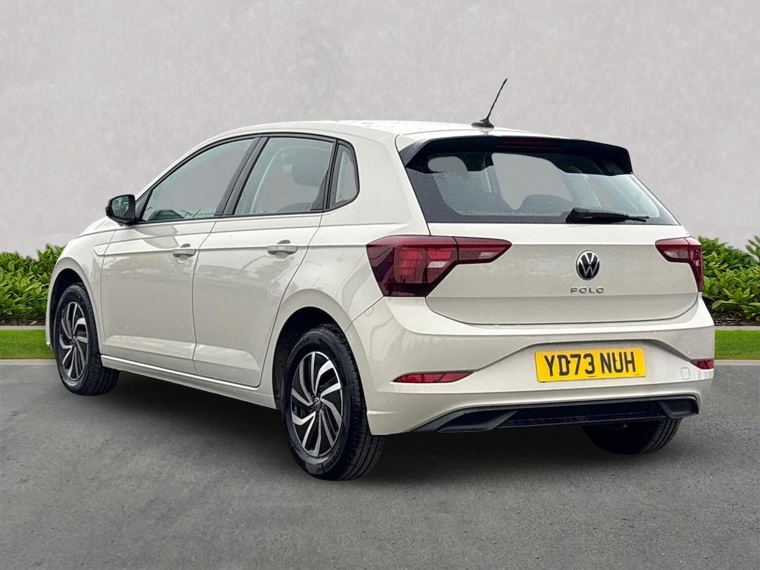 Used Volkswagen Polo 2023 for sale - 76231762: Photo 2