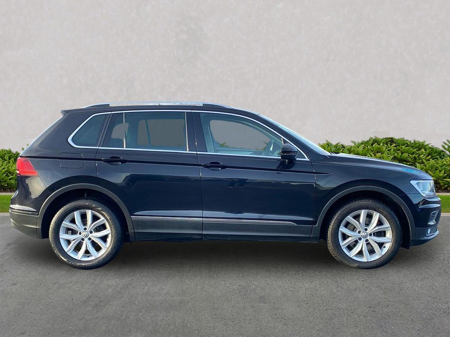 Used Volkswagen Tiguan 2019 for sale - 77567679: Photo 3