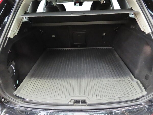 Used Volvo XC60 2018 for sale - 76219185: Photo 9