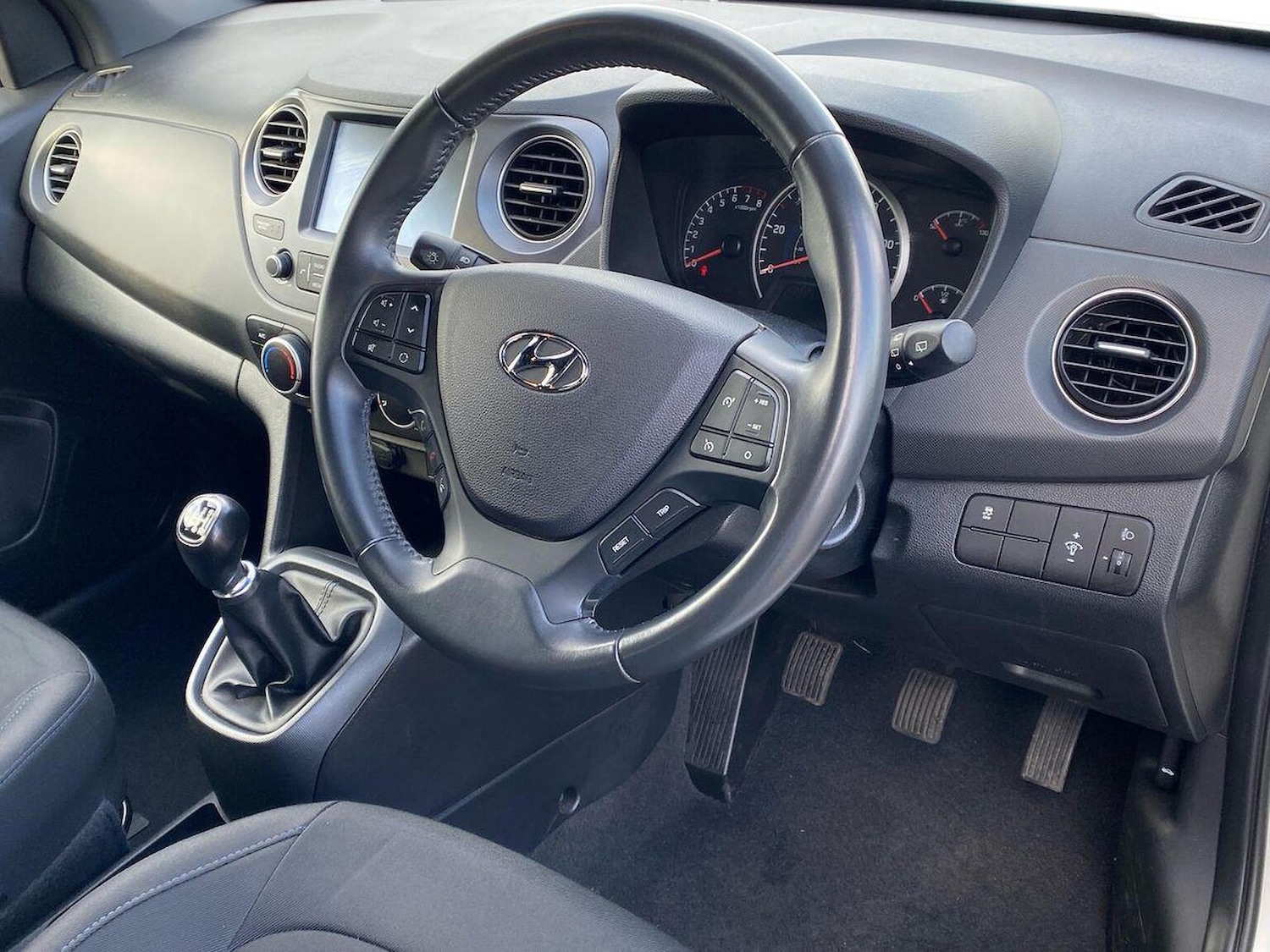 Used Hyundai i10 2018 for sale - 78213685: Photo 15