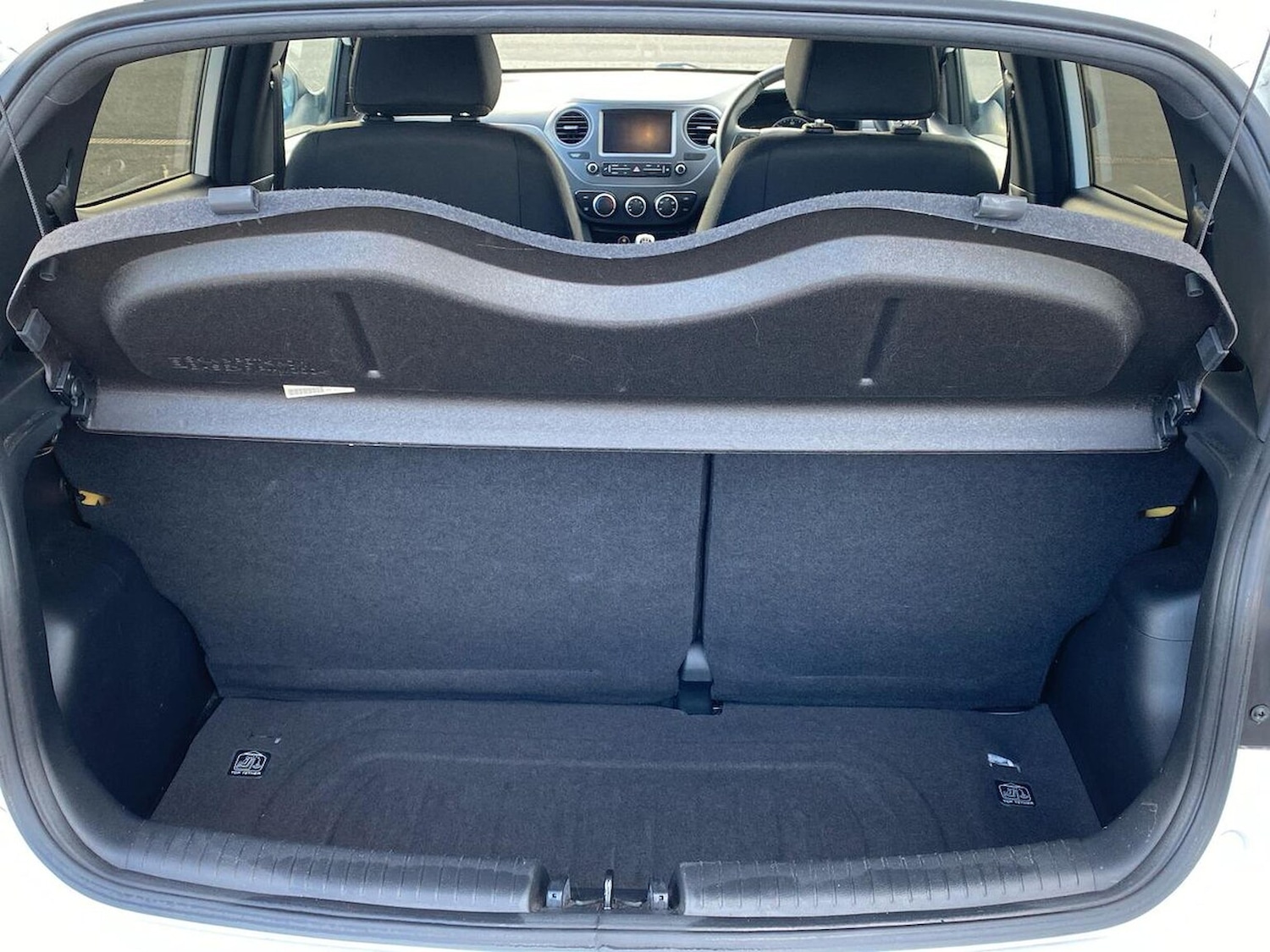 Used Hyundai i10 2018 for sale - 78213685: Photo 17