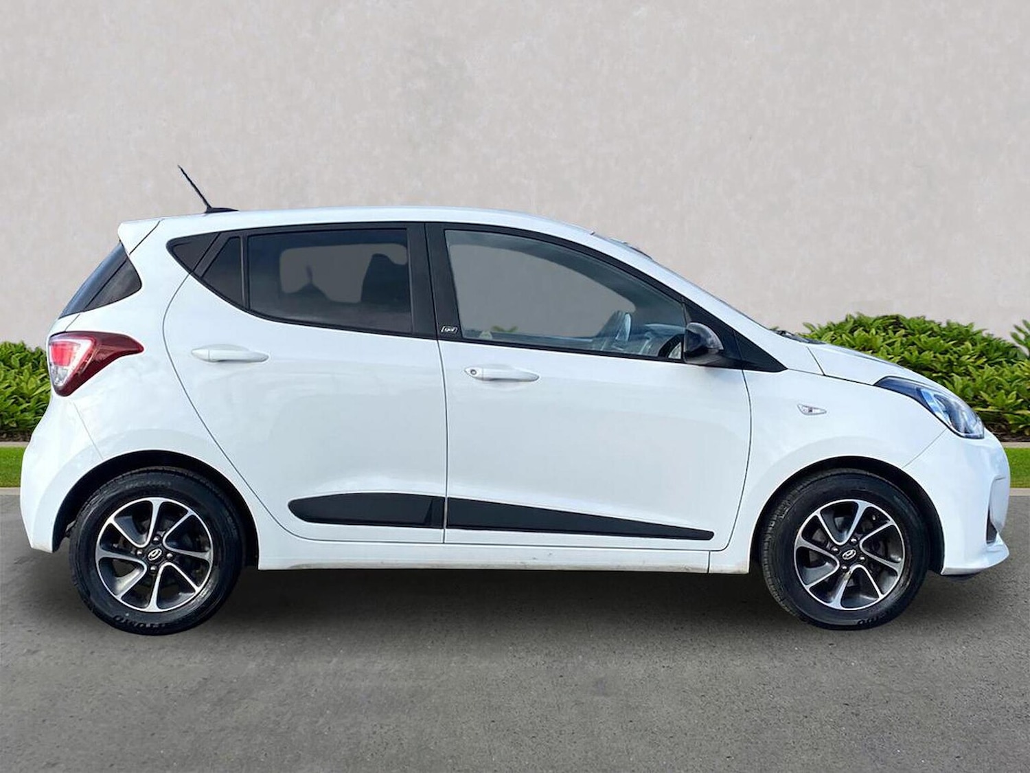 Used Hyundai i10 2018 for sale - 78213685: Photo 3