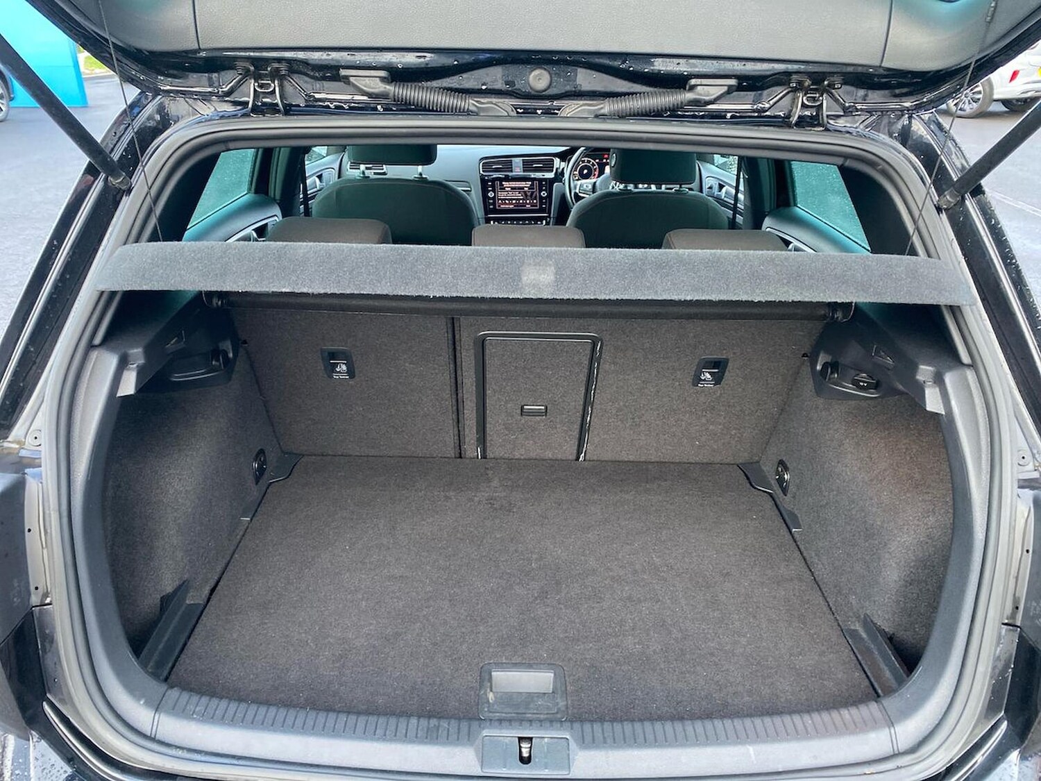 Used Volkswagen Golf 2017 for sale - 76627929: Photo 15